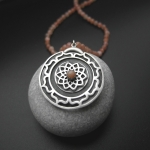 Mandala -Your creative power - srebrny naszyjnik z kamieniami słonecznymi i opalem peruwiańskim - Fiann w Biżuteria/Naszyjniki